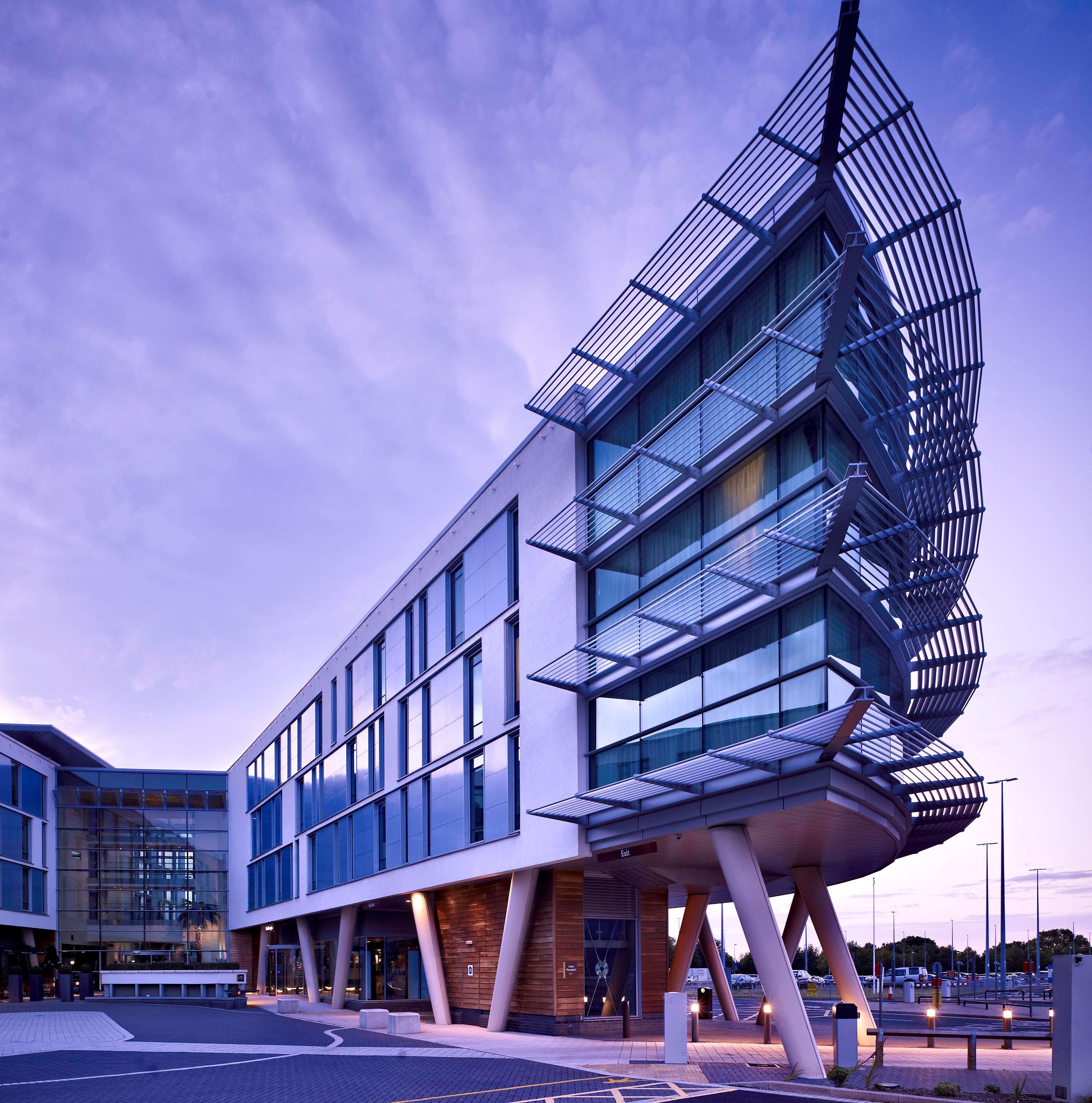 Doubletree By Hilton Hotel Newcastle International Airport Bagian luar foto