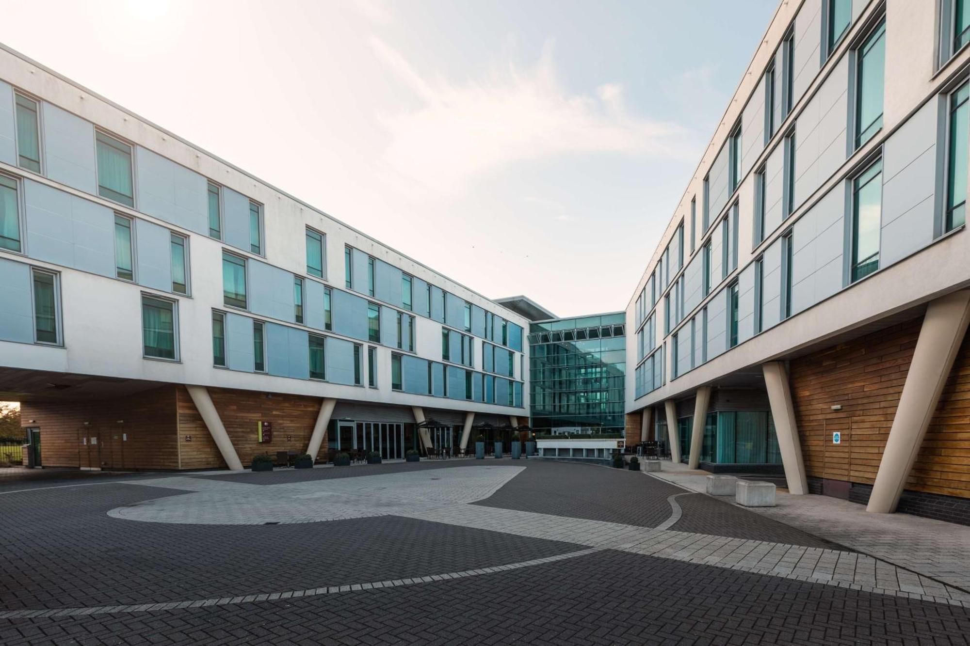Doubletree By Hilton Hotel Newcastle International Airport Bagian luar foto