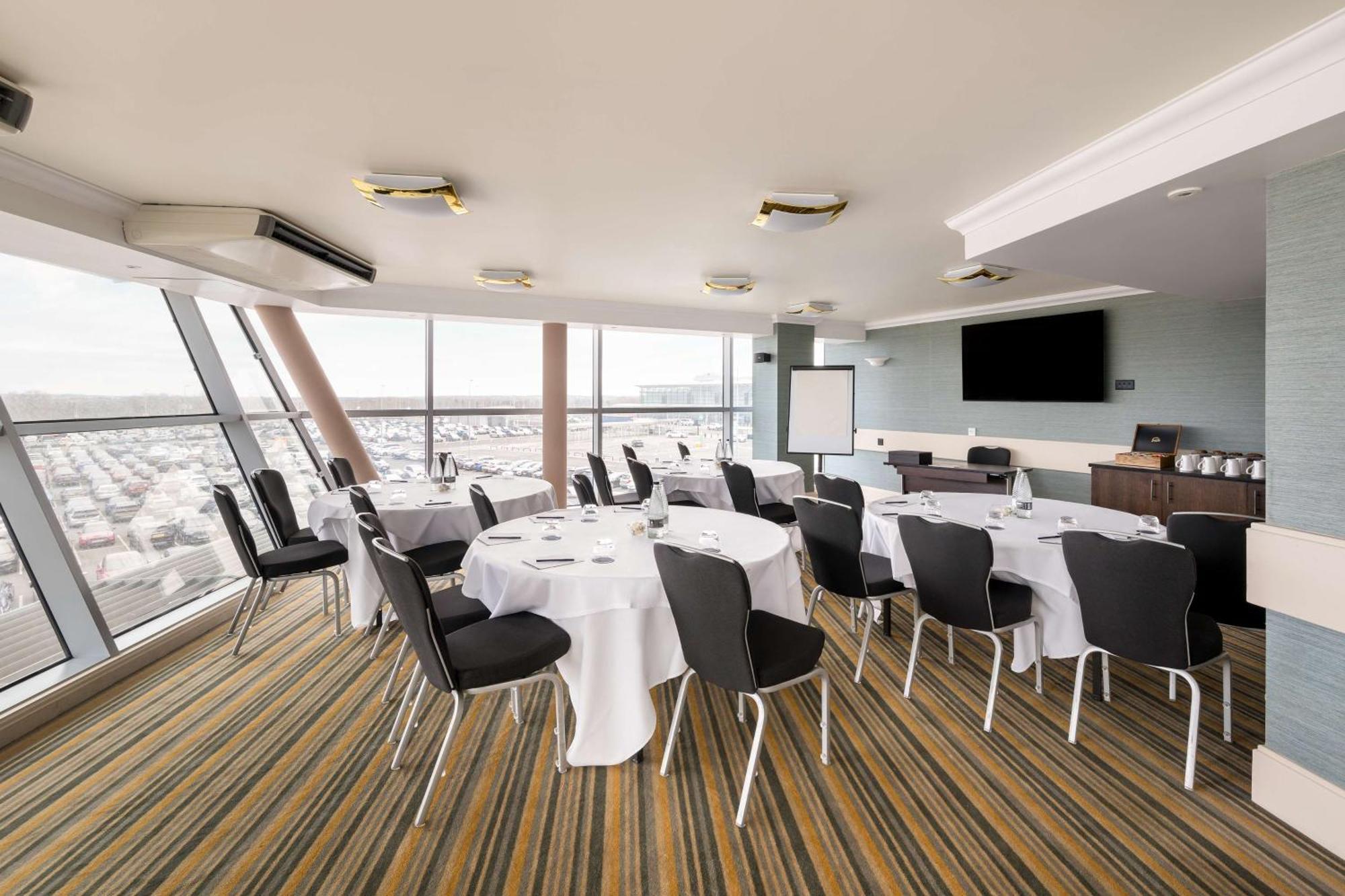 Doubletree By Hilton Hotel Newcastle International Airport Bagian luar foto
