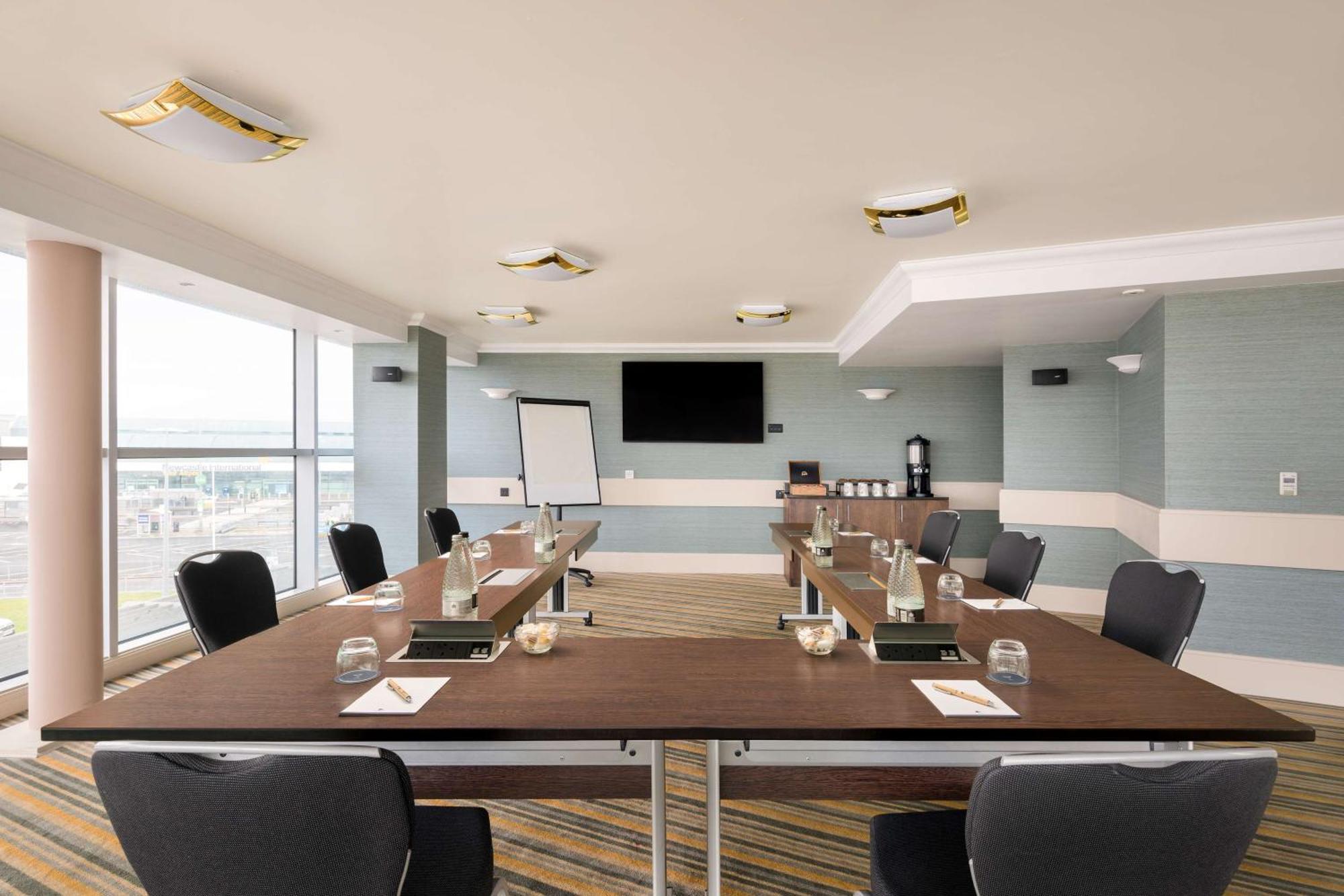 Doubletree By Hilton Hotel Newcastle International Airport Bagian luar foto