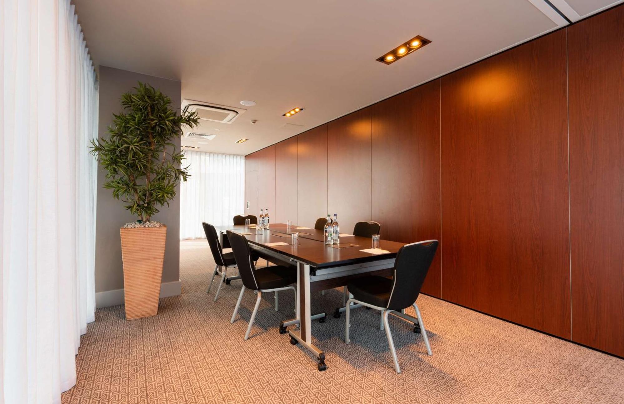 Doubletree By Hilton Hotel Newcastle International Airport Bagian luar foto
